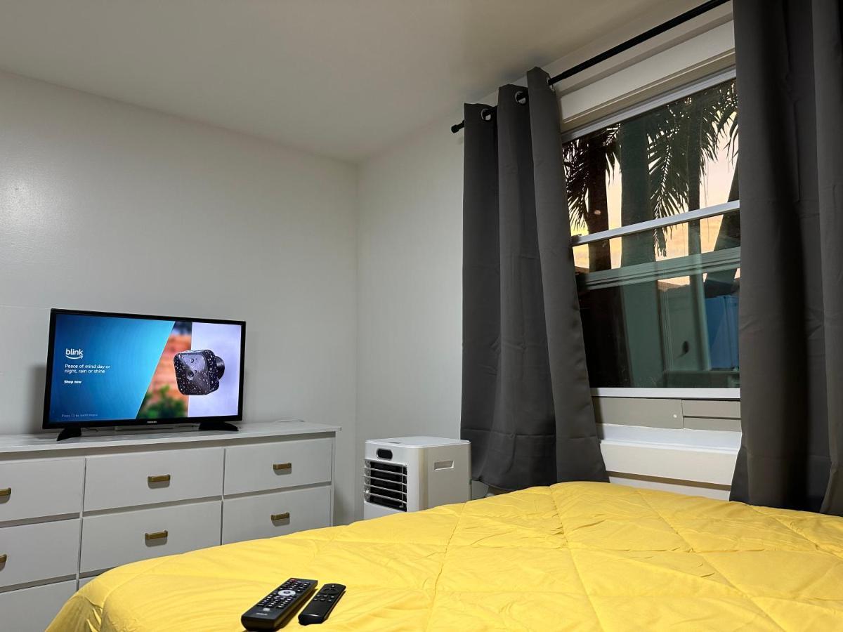 Serene Full Bed With 50 Inch Smart Tv, Netflix, Airplay, Mini-Fridge, And 500 Mbps Wifi Near Fiu, Dolphin Mall, Airport Μαϊάμι Εξωτερικό φωτογραφία